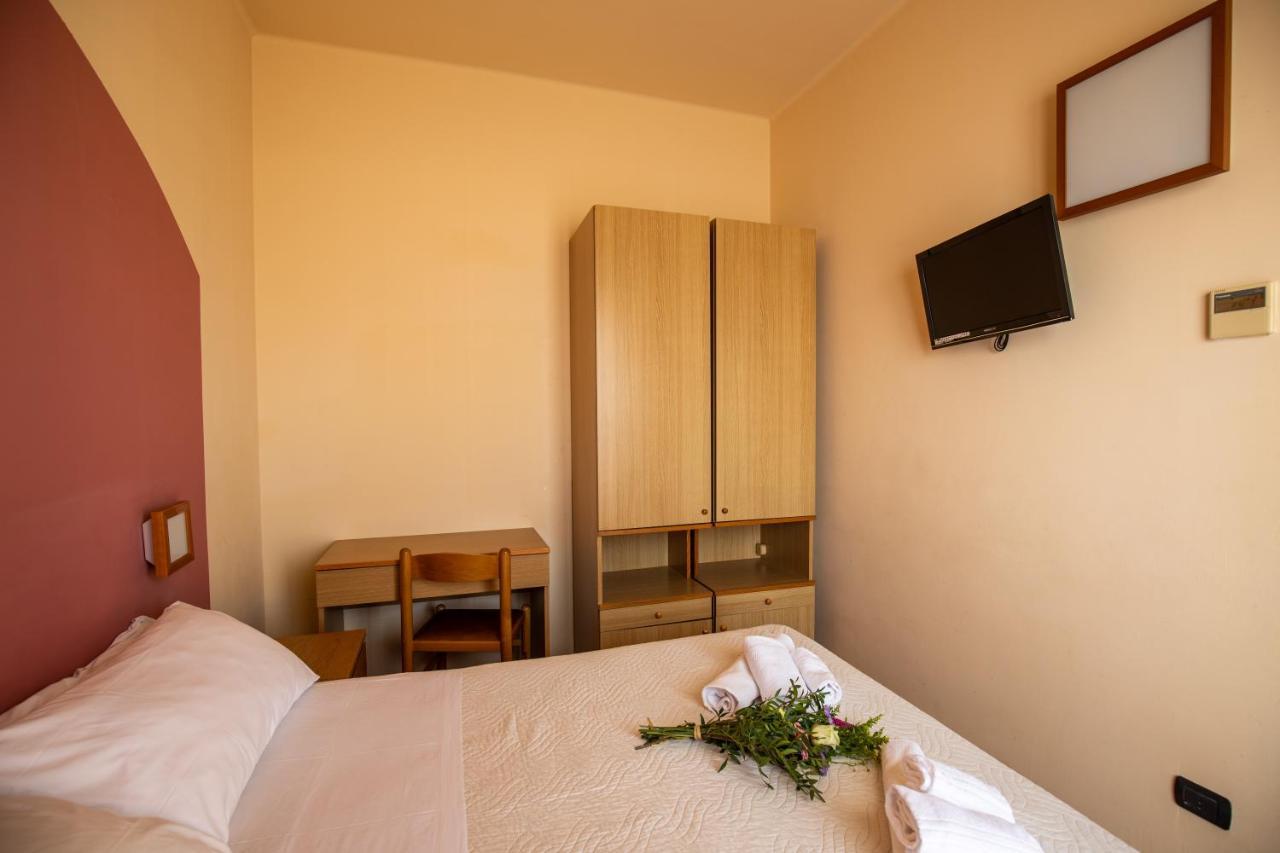 Hotel Xxv Aprile Casa Per Ferie Albenga Exteriér fotografie